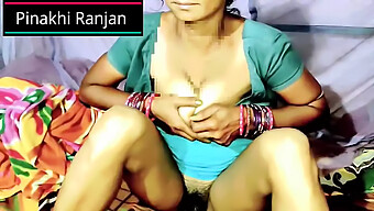 Το Webcam Show Της Συζύγου Desi: Μια Αμφιφυλοφιλική Συνάντηση